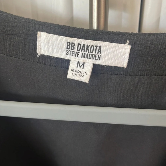 BB Dakota Steve Madden Womens Dress Black Stretch Mini V Neck Puff sz M - Picture 6 of 16